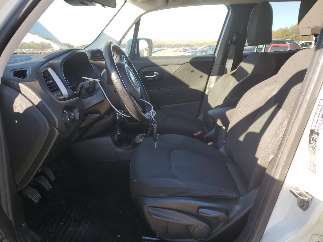 2015 Jeep Renegade - Image 7