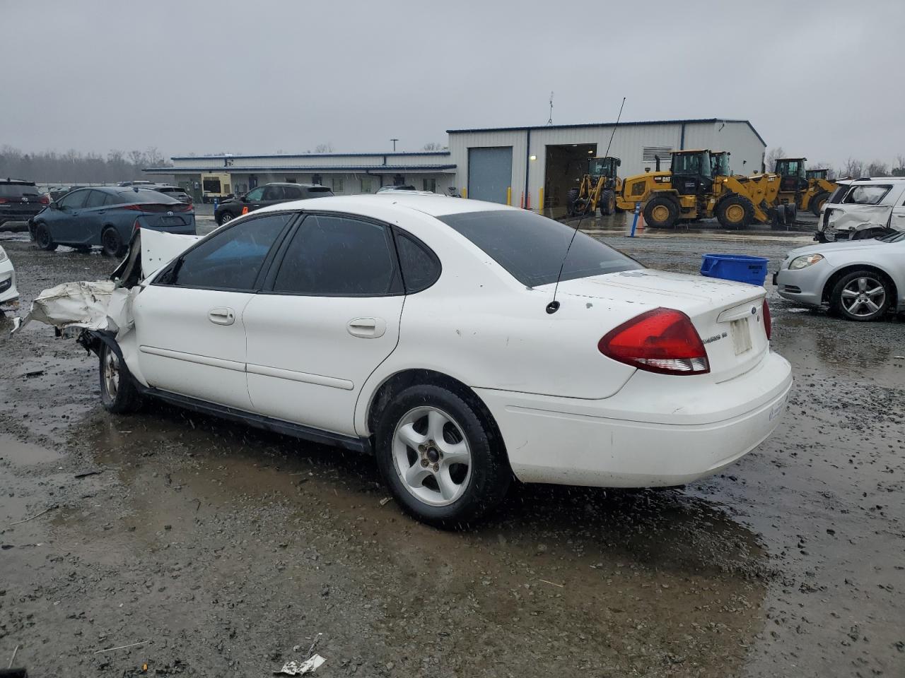 2005 Ford Taurus - Image 2