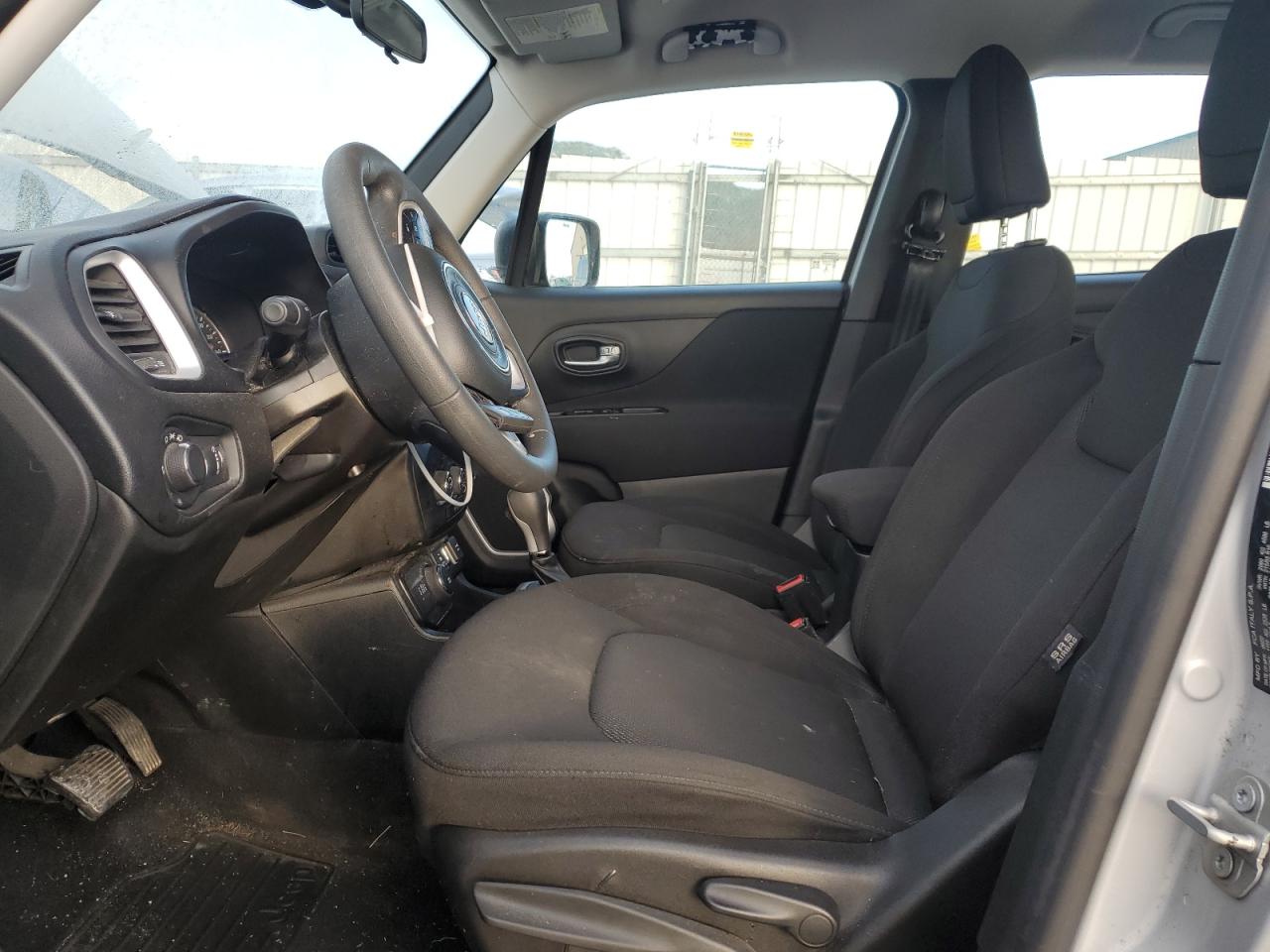 2020 Jeep Renegade - Image 7