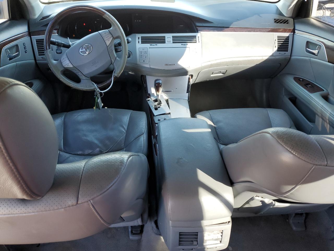 2008 Toyota Avalon - Image 8