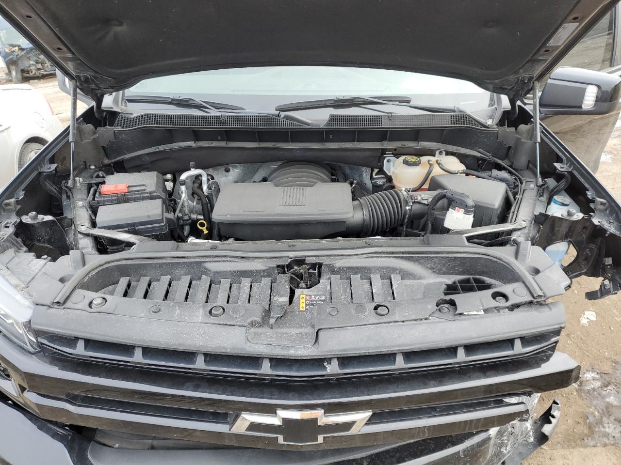 2022 Chevrolet Silverado - Image 11