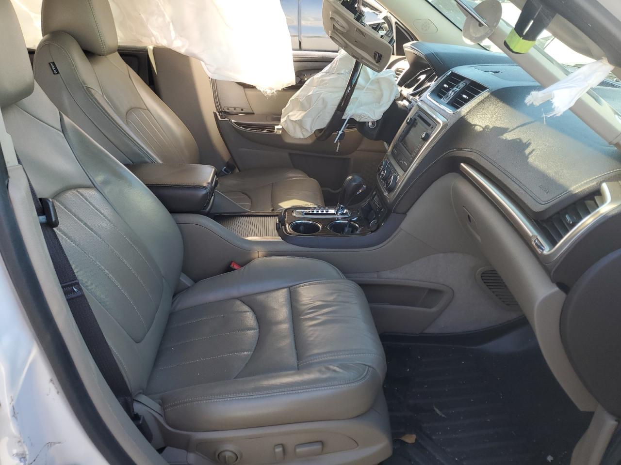 2016 GMC Acadia - Image 7
