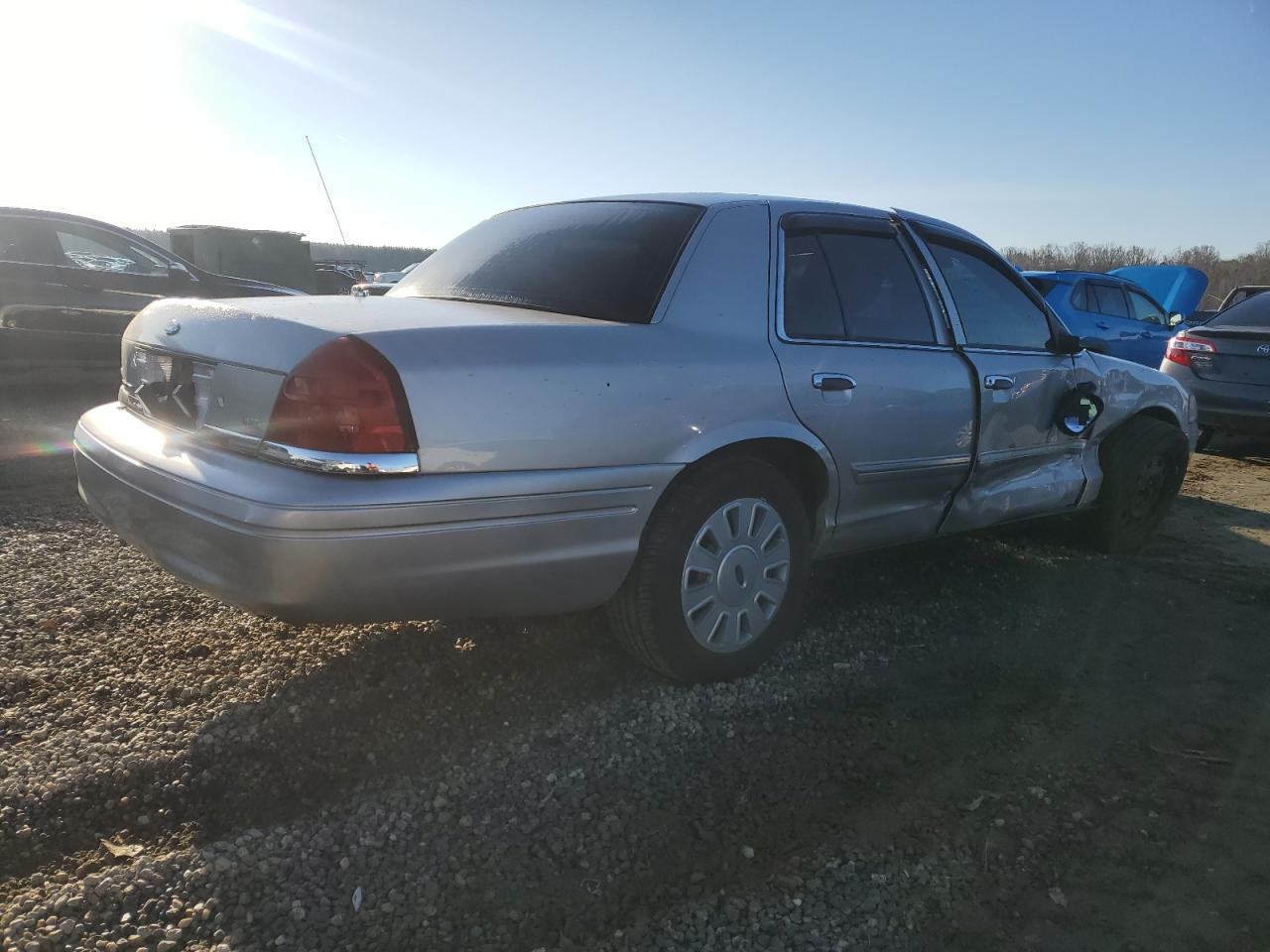 2011 Ford Crown Victoria - Image 3