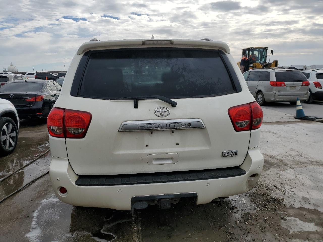 2013 Toyota Sequoia - Image 6