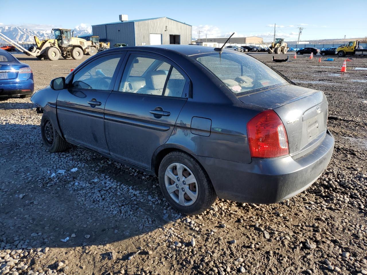 2011 Hyundai Accent - Image 2
