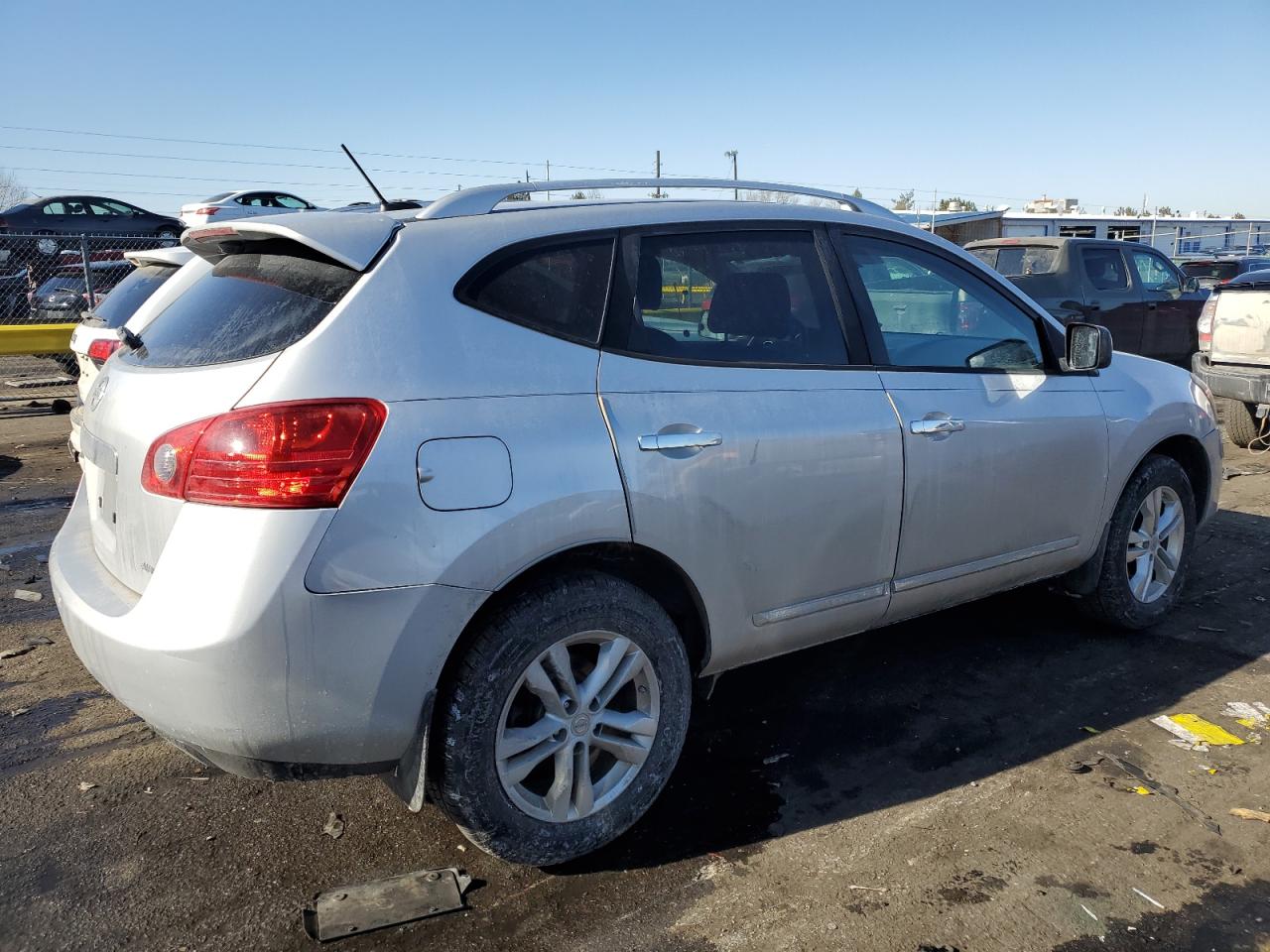 2015 Nissan Rogue - Image 3