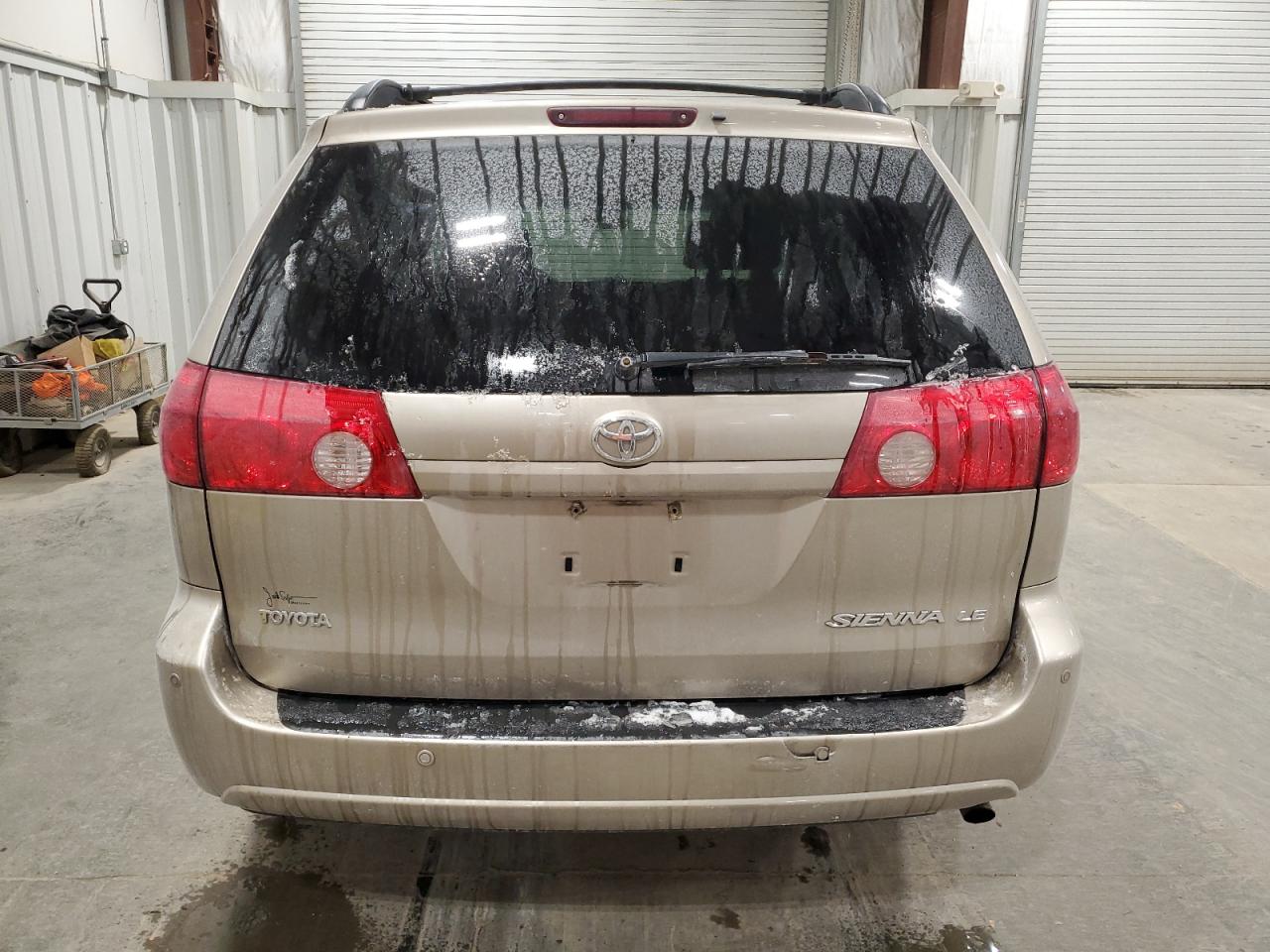 2008 Toyota Sienna - Image 6