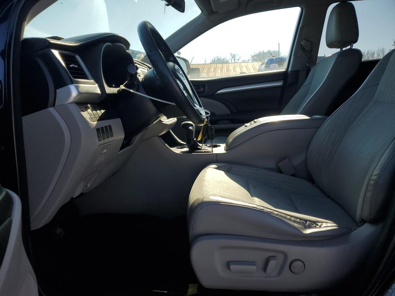 2014 Toyota Highlander - Image 7