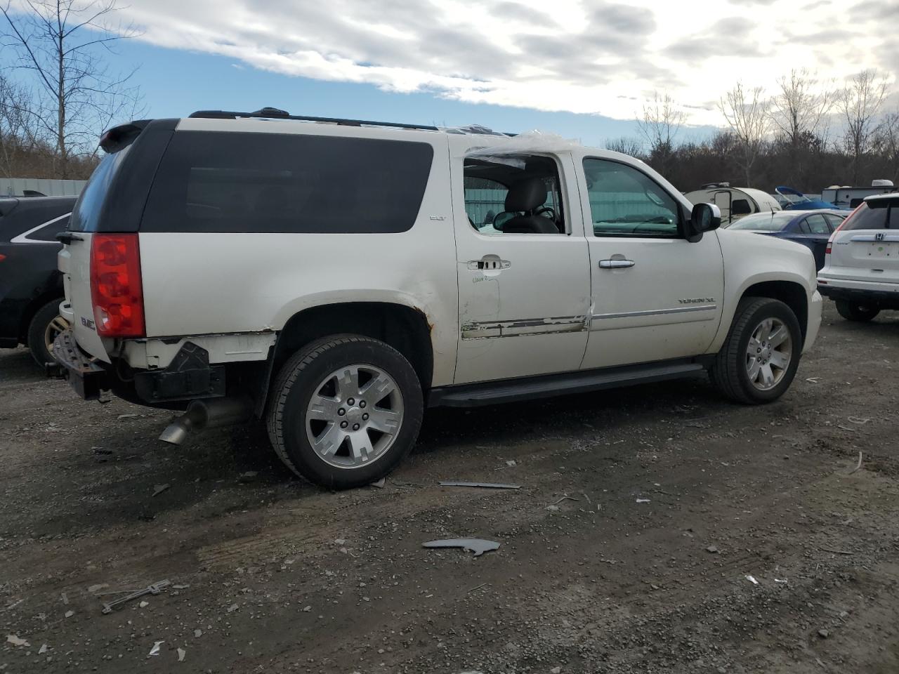 VIN 1GKS2KE79ER166951 2014 GMC YUKON no.3