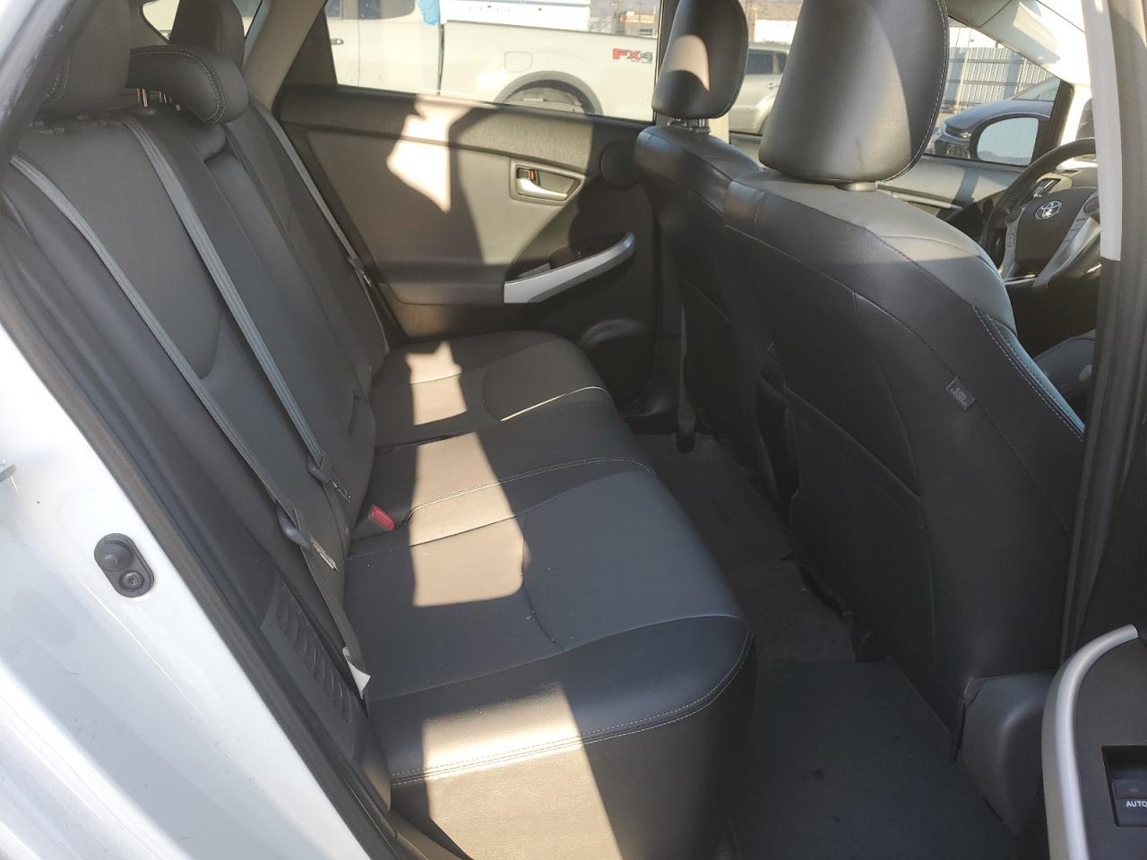 2014 Toyota Prius - Image 10