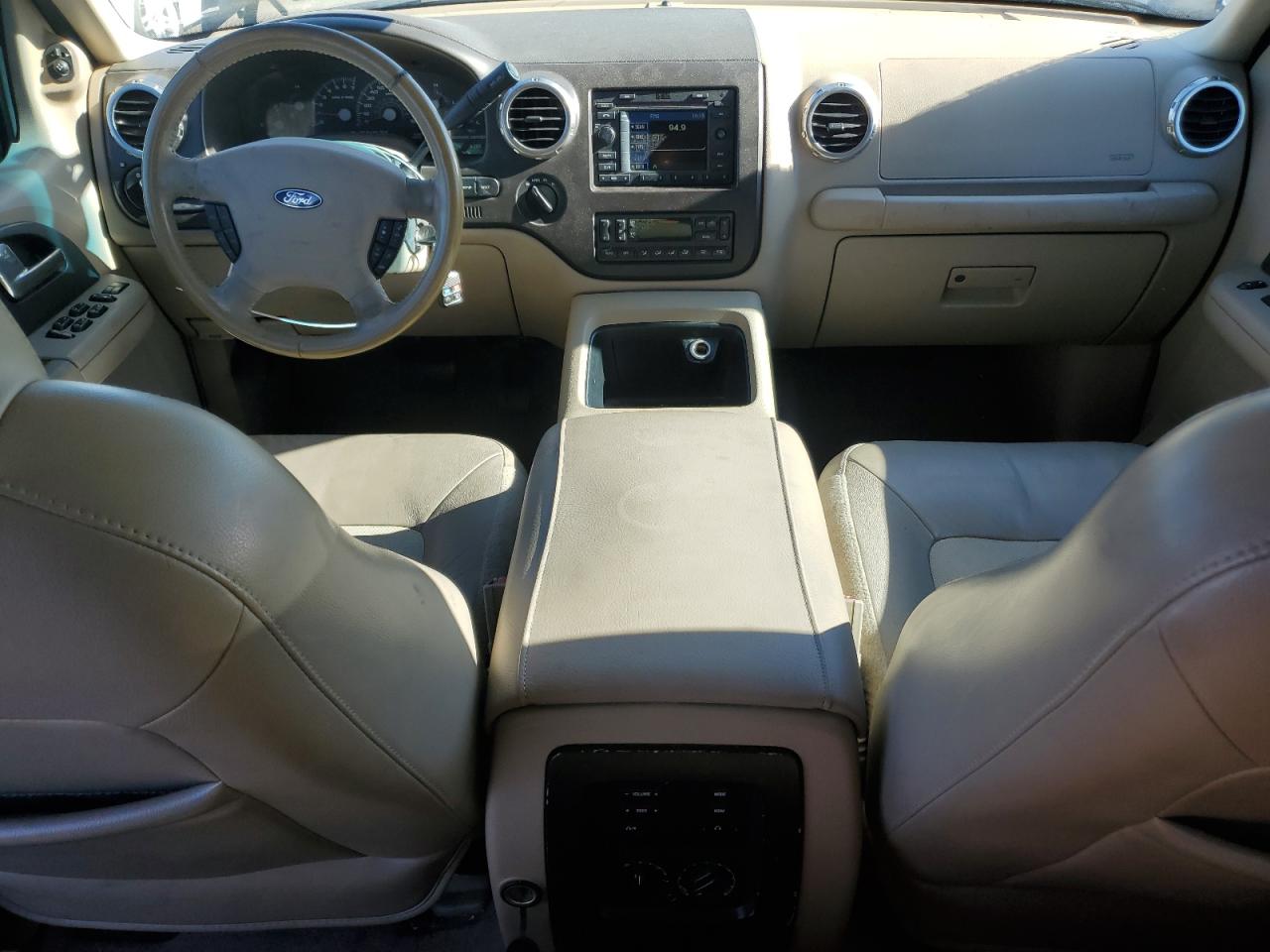 2004 Ford Expedition - Image 8