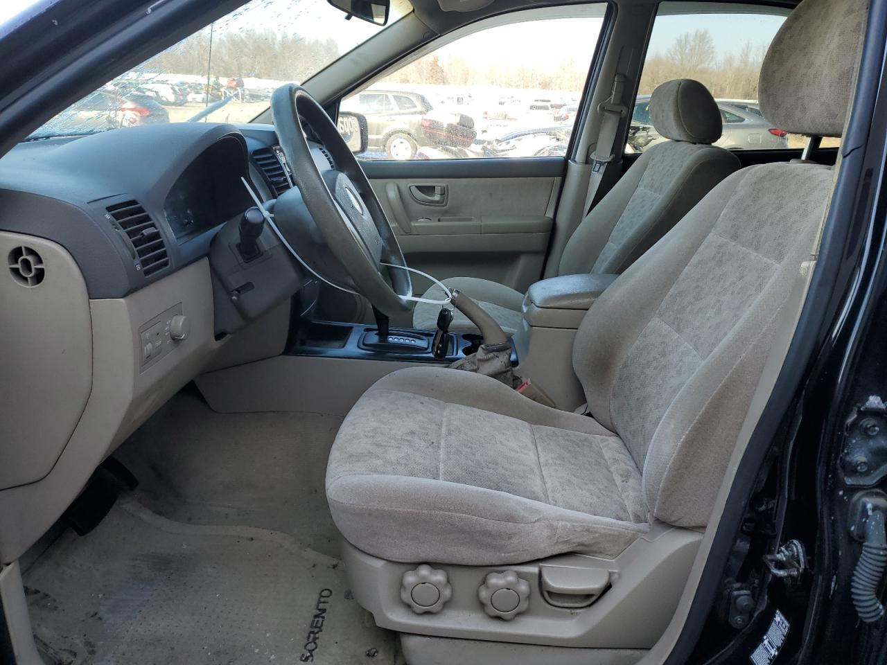 2004 Kia Sorento - Image 7