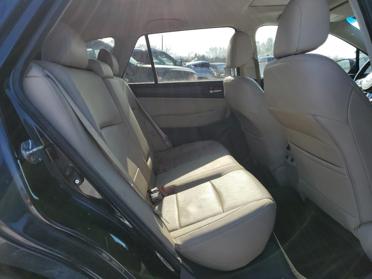 2015 Subaru Outback - Image 11