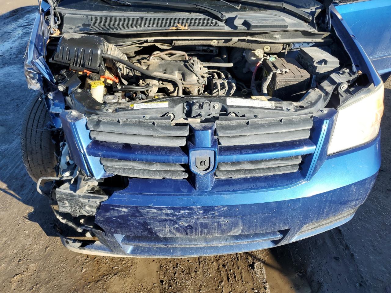 2010 Dodge Caravan - Image 12