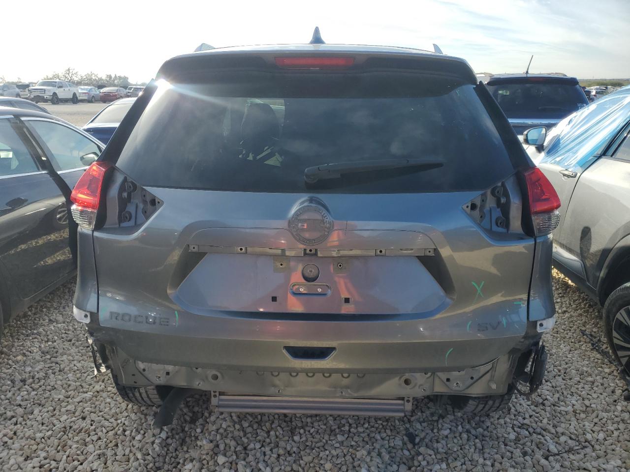 2018 Nissan Rogue - Image 6