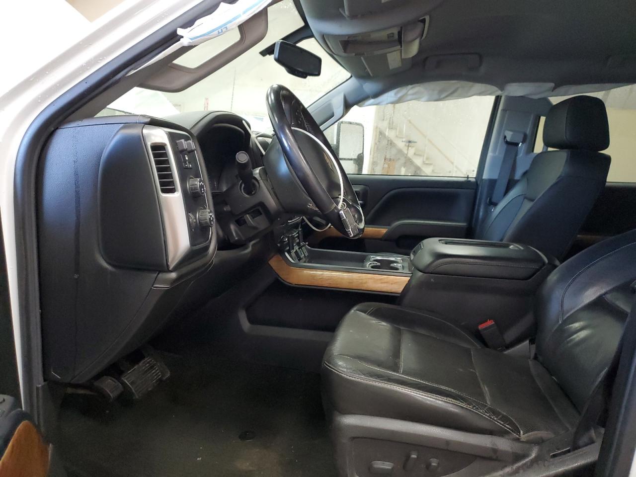 2017 Chevrolet Silverado - Image 7