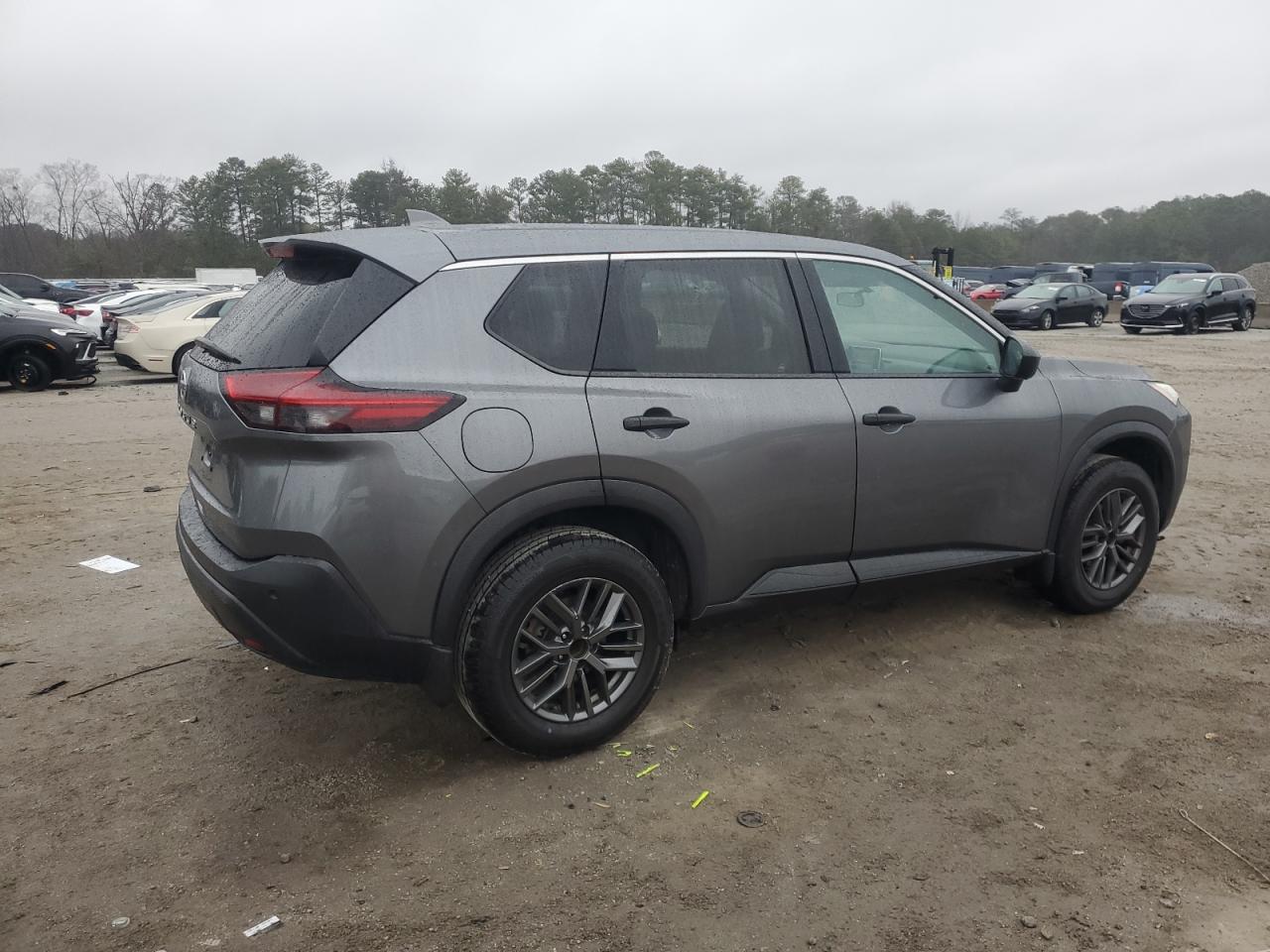 2021 Nissan Rogue - Image 3