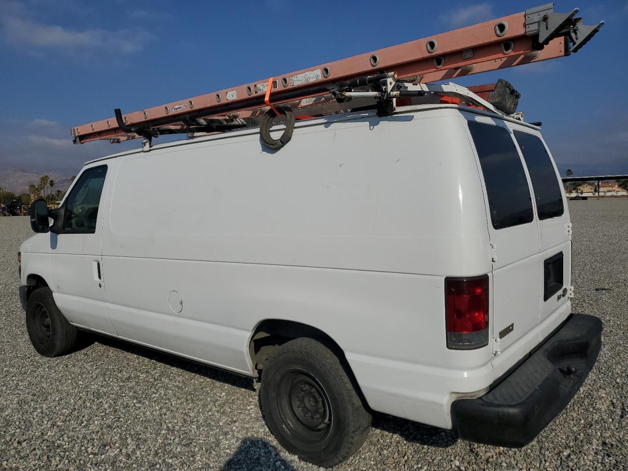 2010 Ford Econoline - Image 2