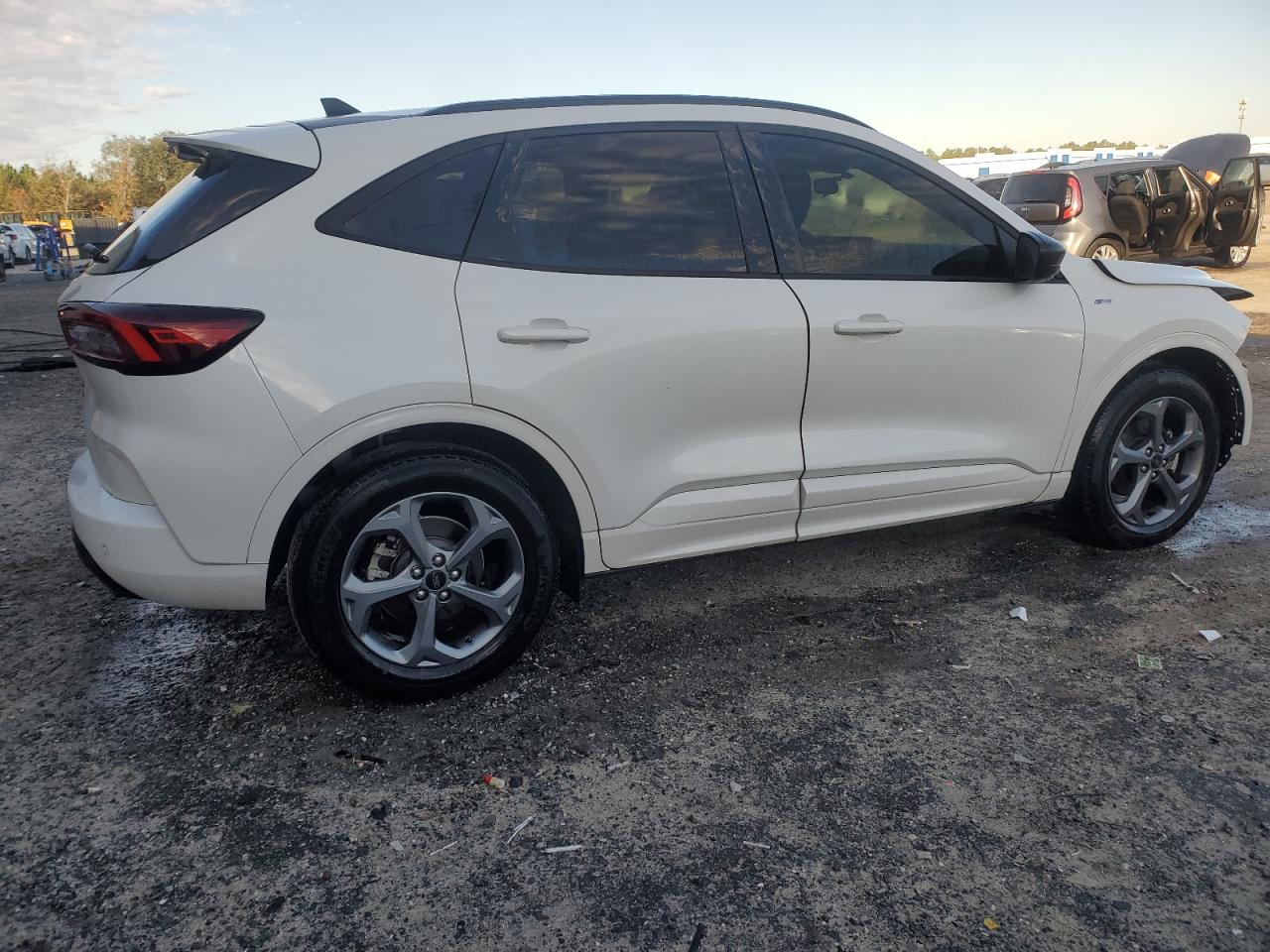 2023 Ford Escape - Image 3