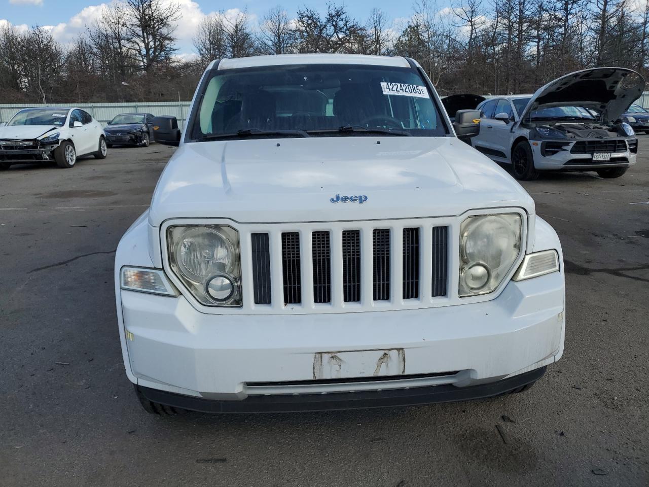2012 Jeep Liberty (North America) - Image 5