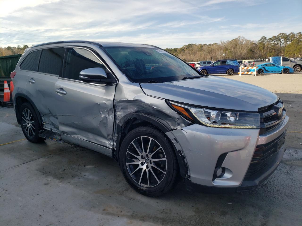 2017 Toyota Highlander - Image 4