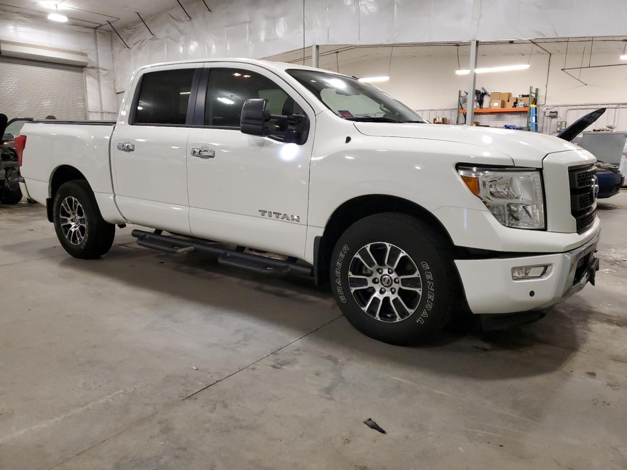 2021 Nissan Titan - Image 4