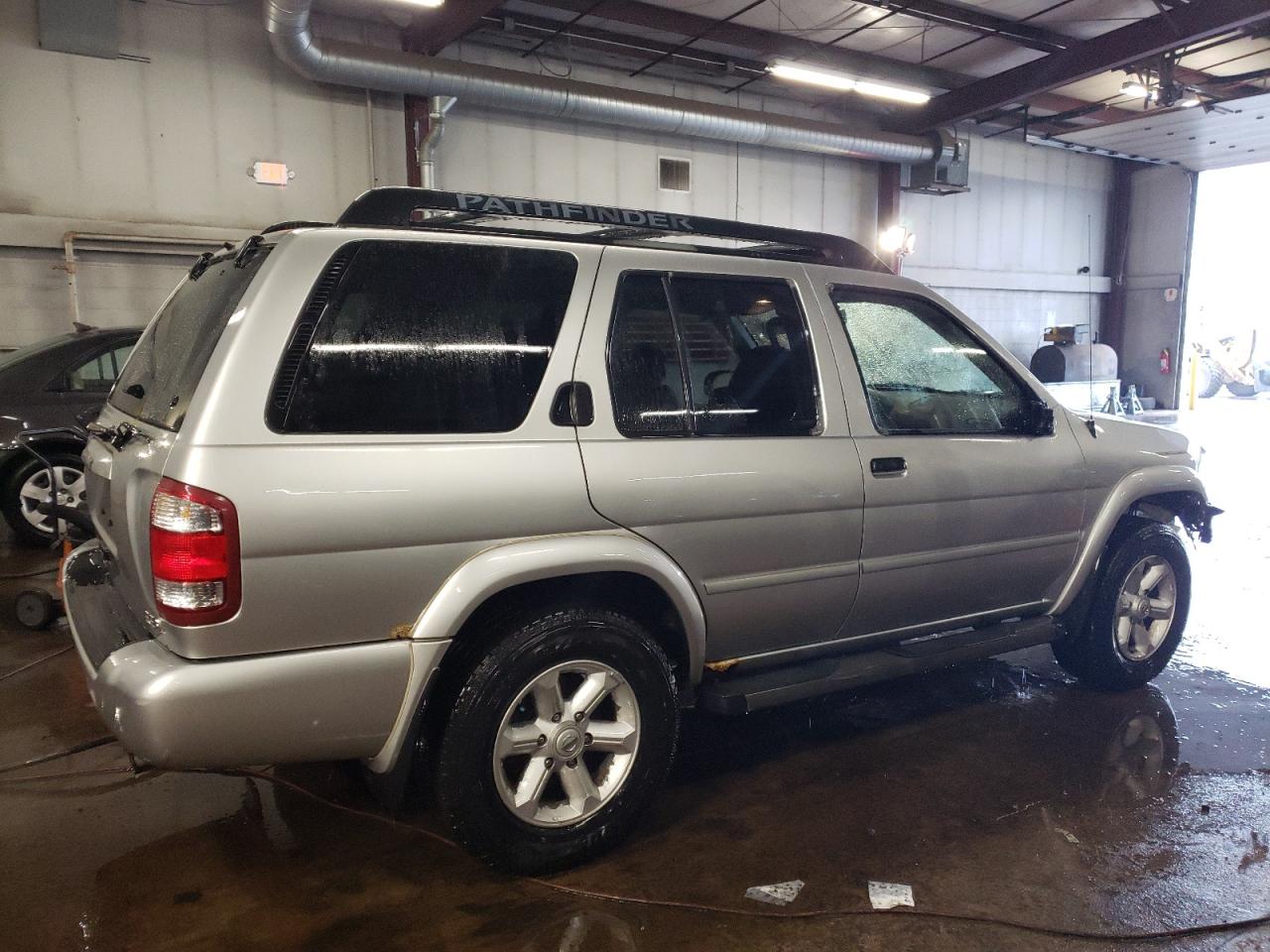 2004 Nissan Pathfinder - Image 3