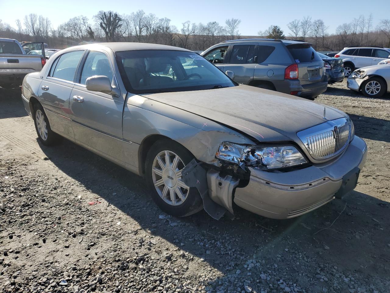 2011 Lincoln Town Car - Image 4