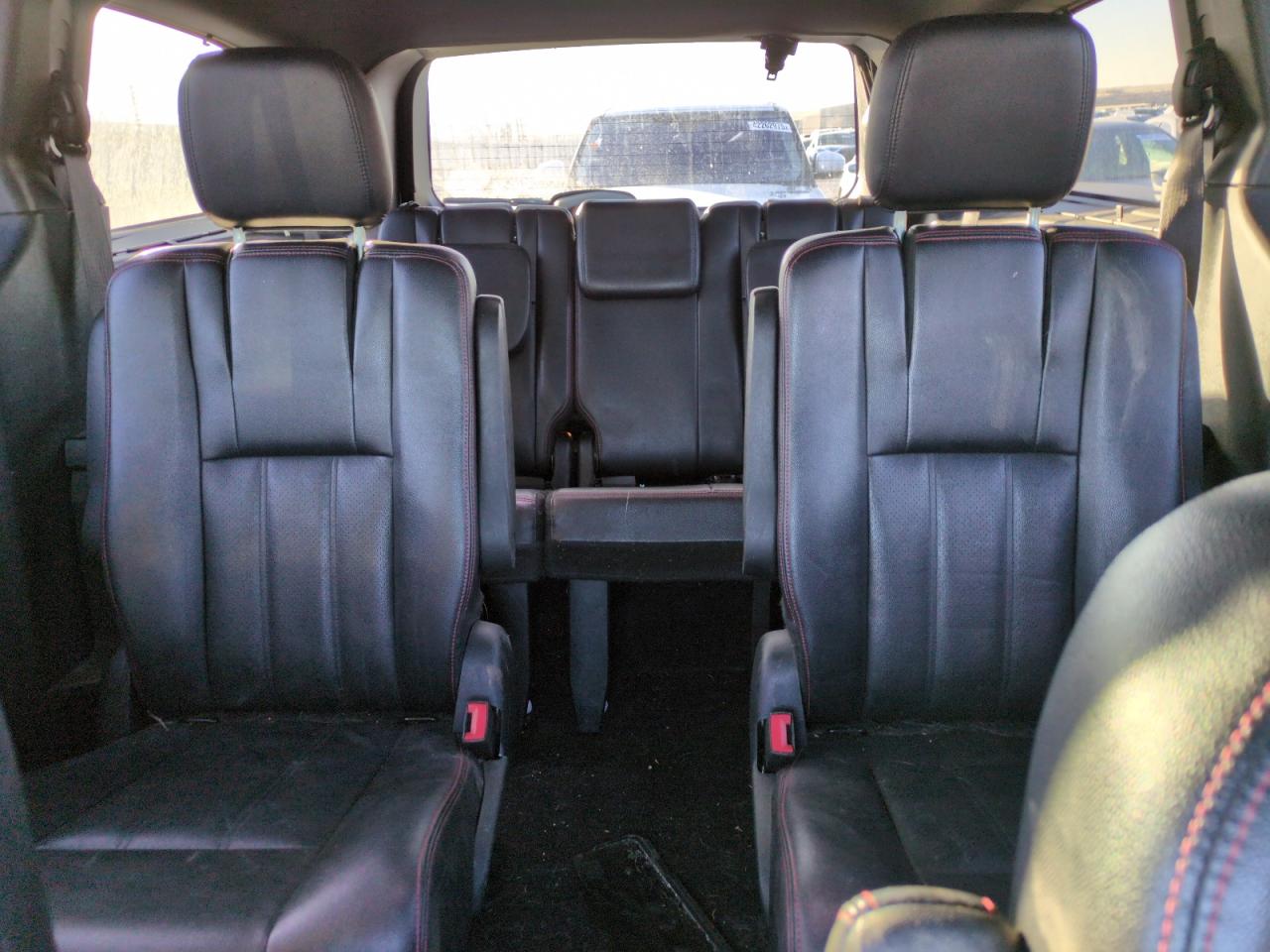 2017 Dodge Caravan - Image 10