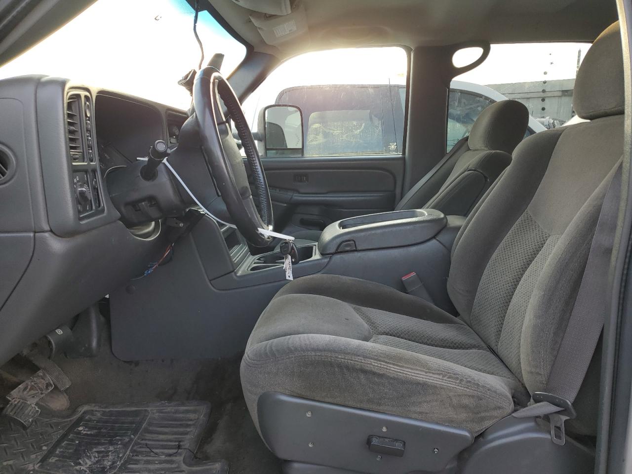 2006 Chevrolet Silverado - Image 7