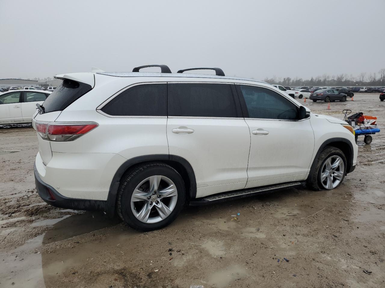 2015 Toyota Highlander - Image 3