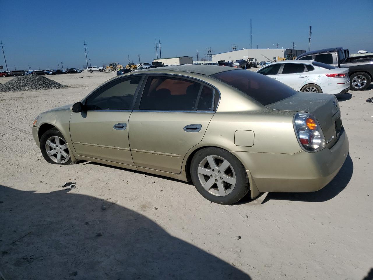 2003 Nissan Altima - Image 2