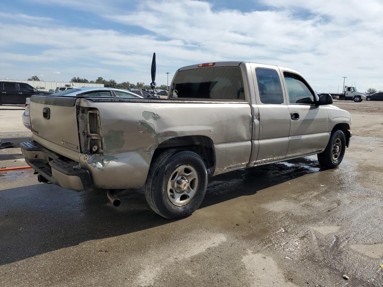2001 Chevrolet Silverado - Image 3