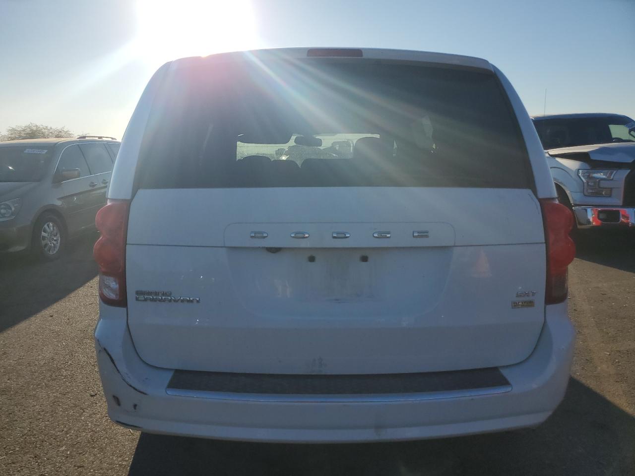 2018 Dodge Caravan - Image 6