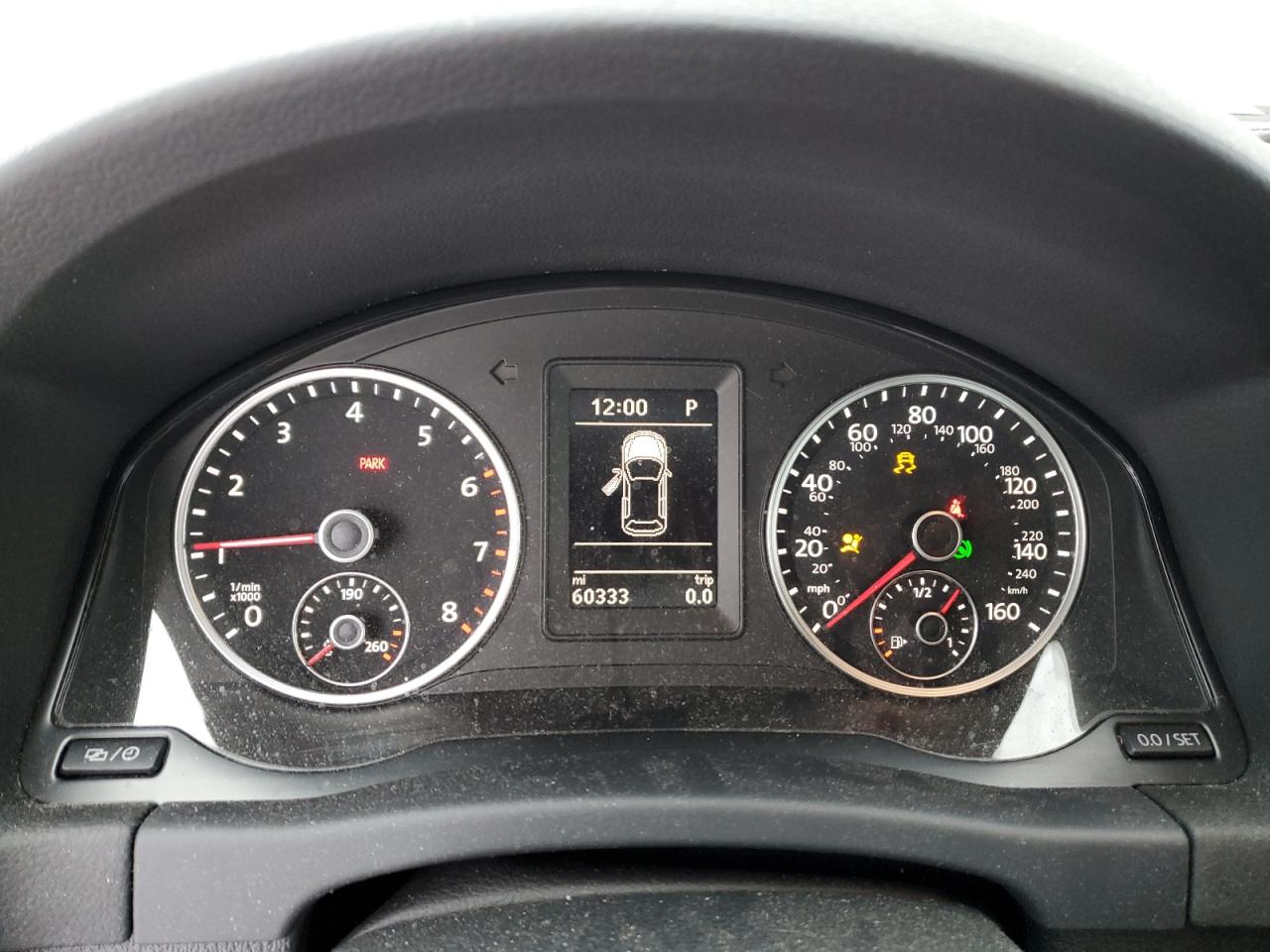 2017 Volkswagen Tiguan - Image 9
