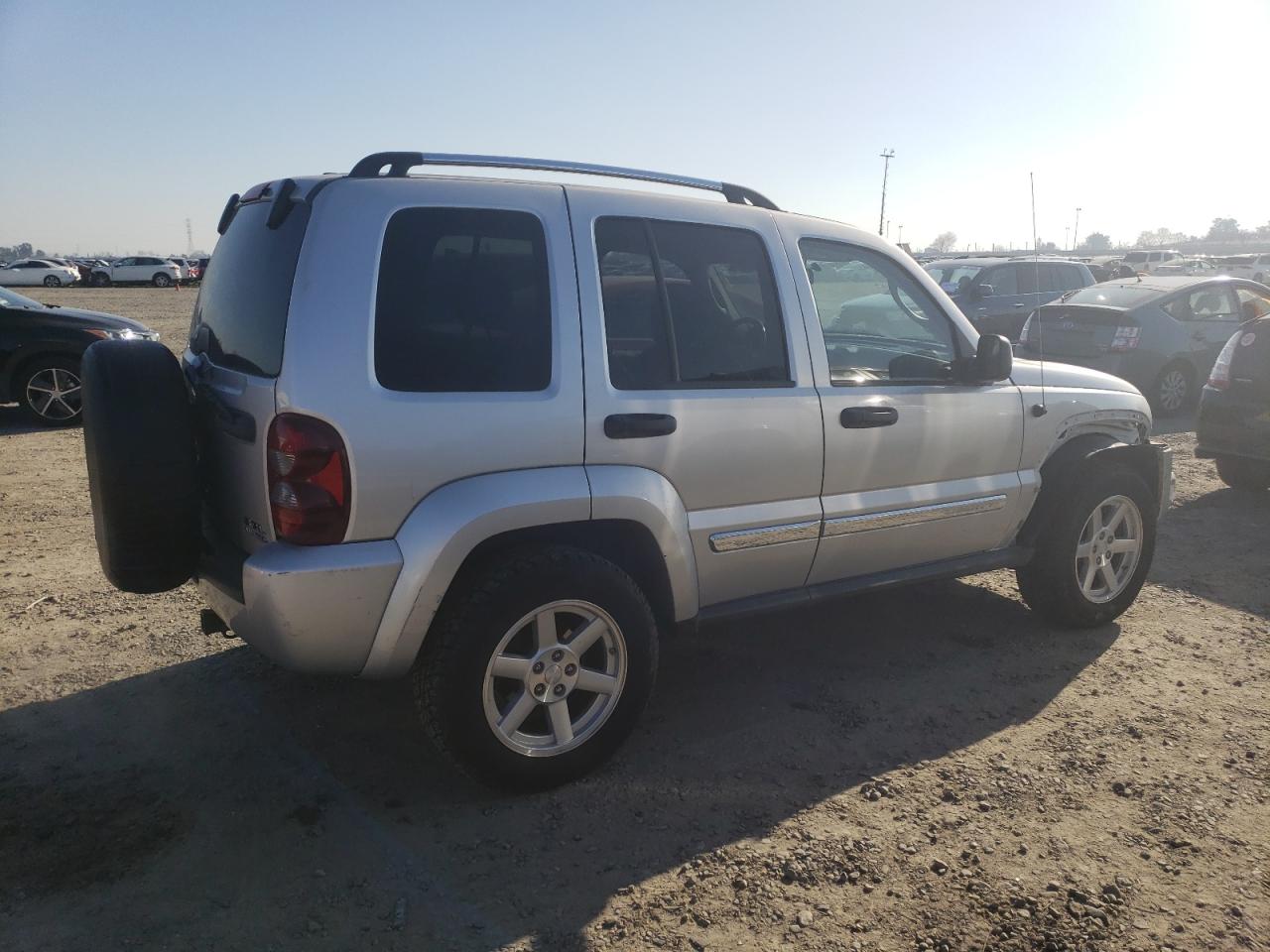 2006 Jeep Liberty (North America) - Image 3