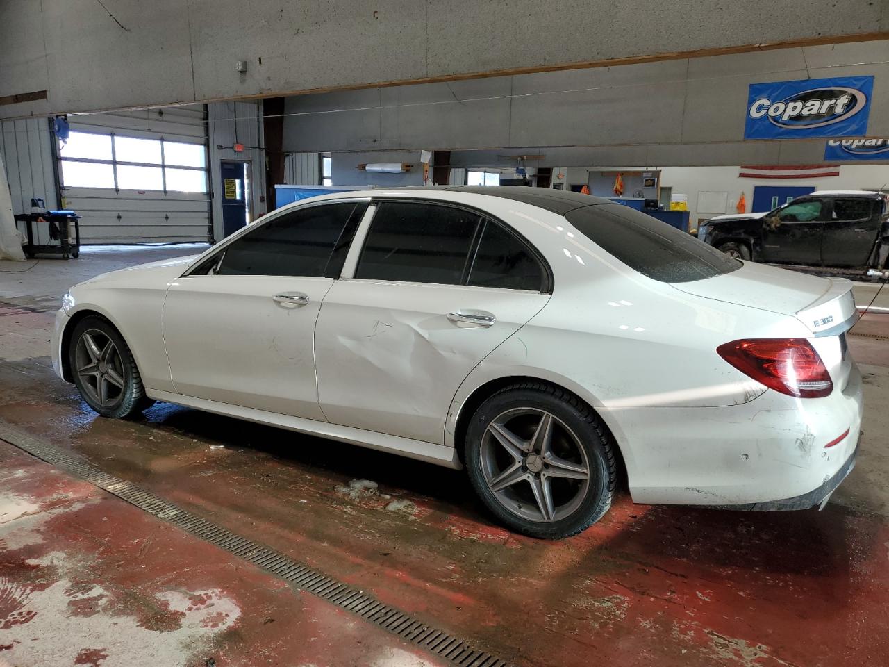 WDDZF4KB2HA013372 2017 MERCEDES-BENZ E CLASS - Image 2