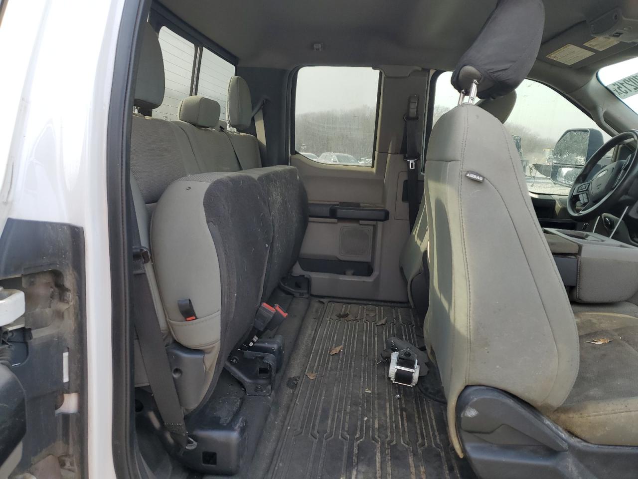 2020 Ford F350 - Image 10
