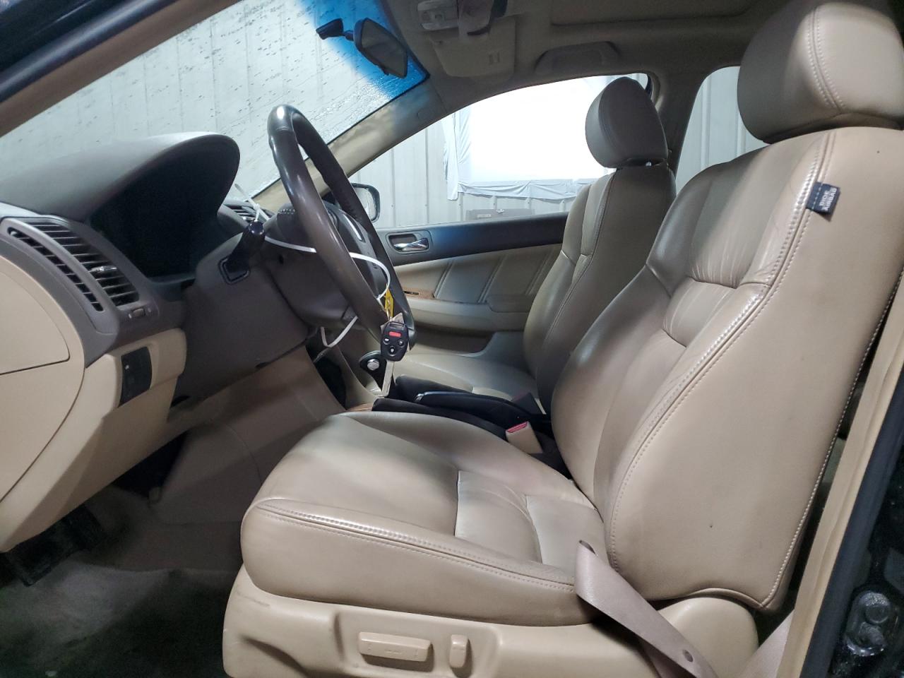 2005 Honda Accord - Image 7