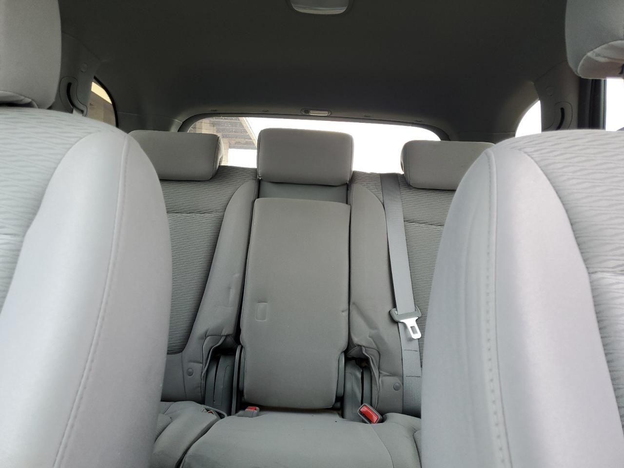 2009 Hyundai Santa Fe - Image 10