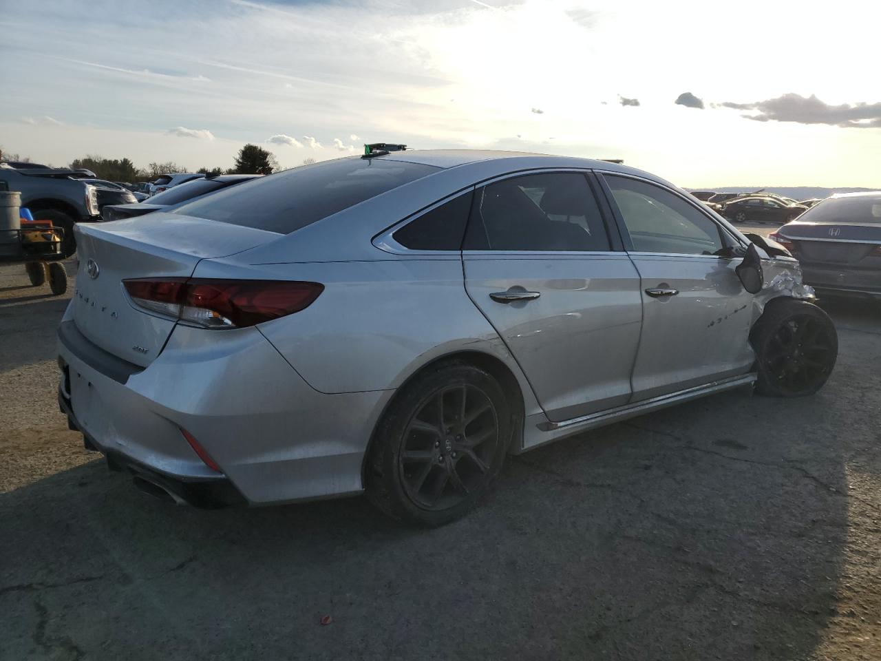 2018 Hyundai Sonata - Image 3
