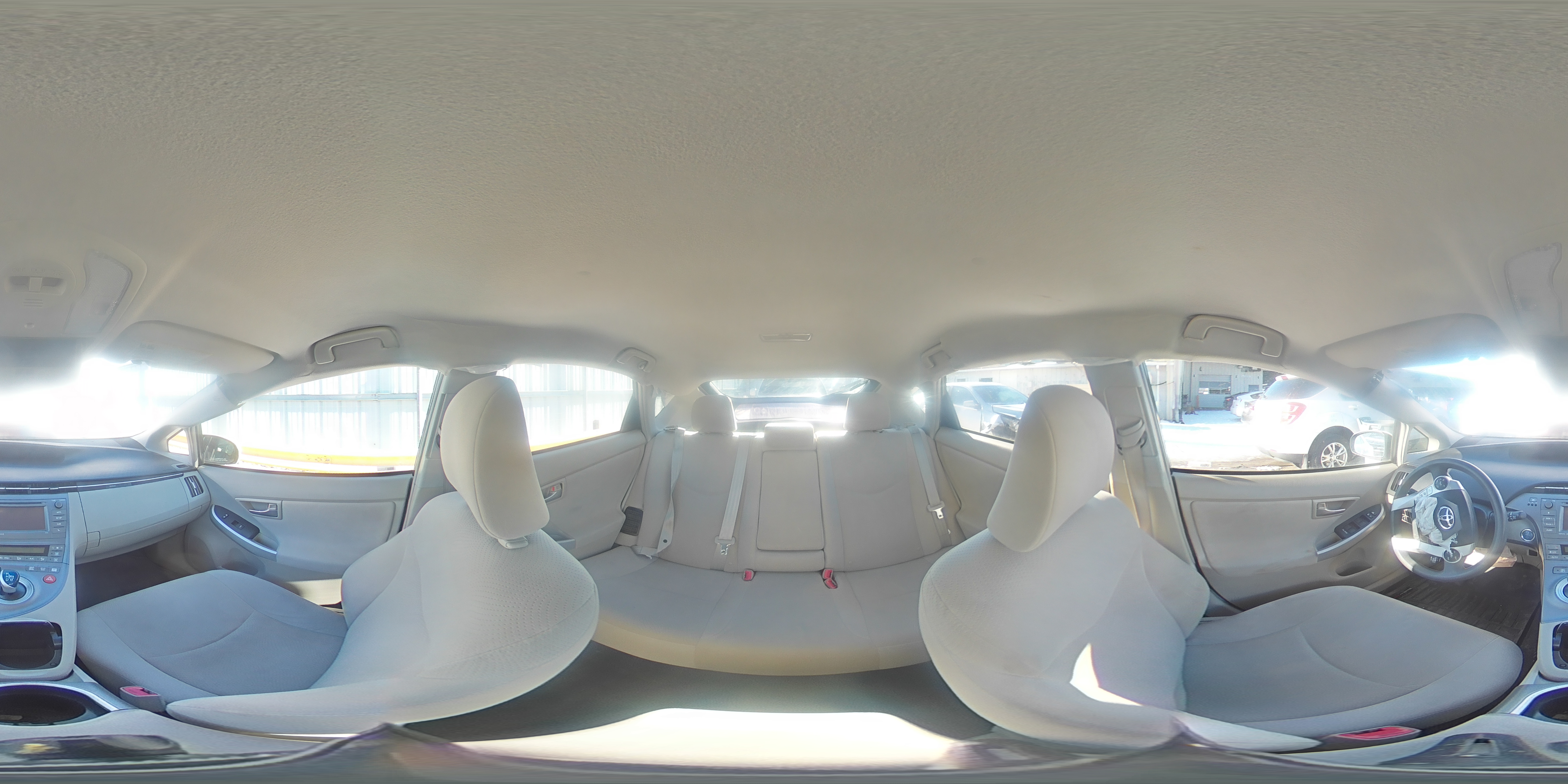2013 Toyota Prius - Image 12