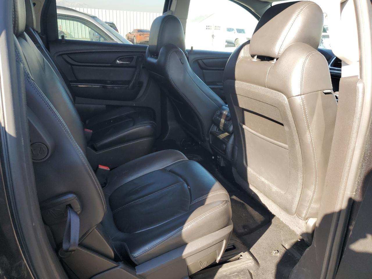 2016 GMC Acadia - Image 10