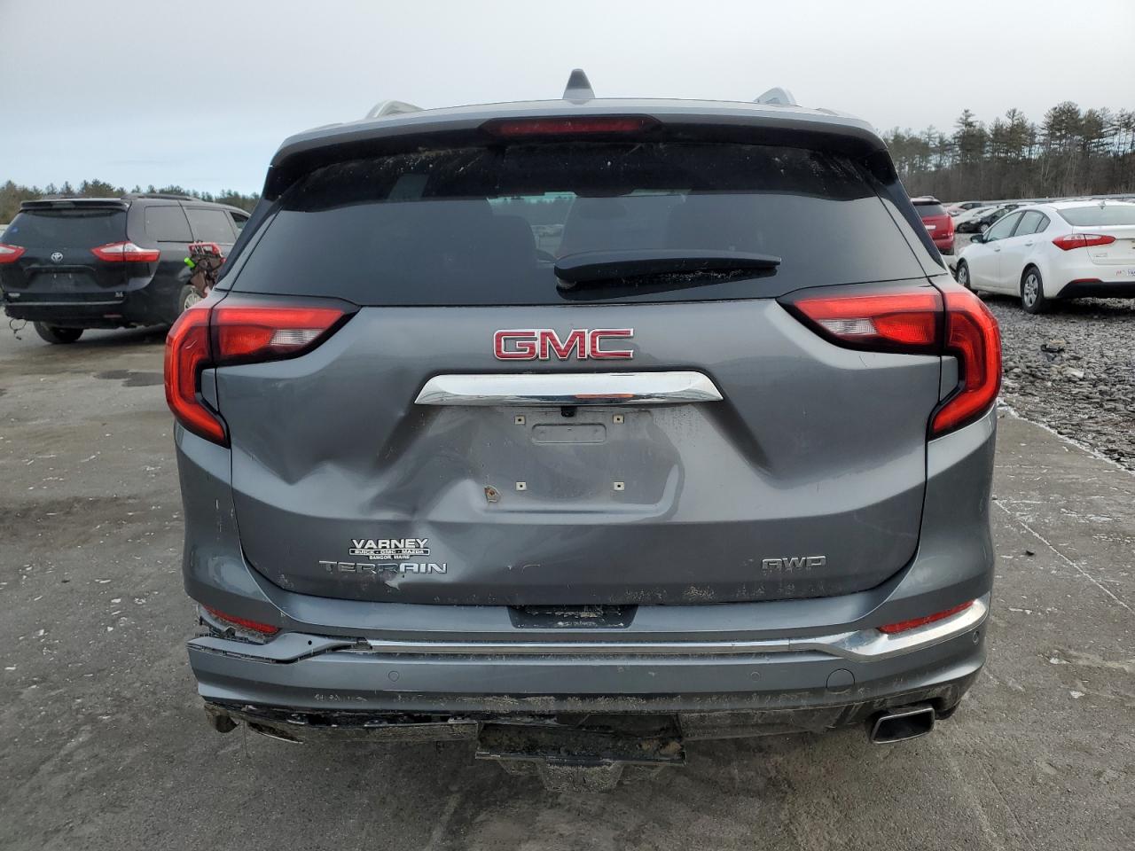 2018 GMC Terrain - Image 6