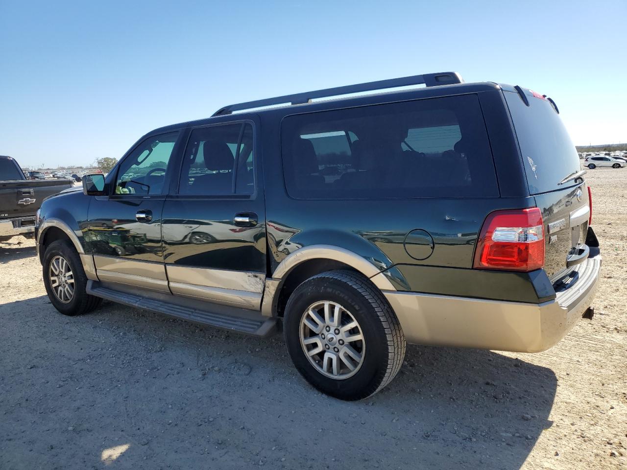 2013 Ford Expedition - Image 2