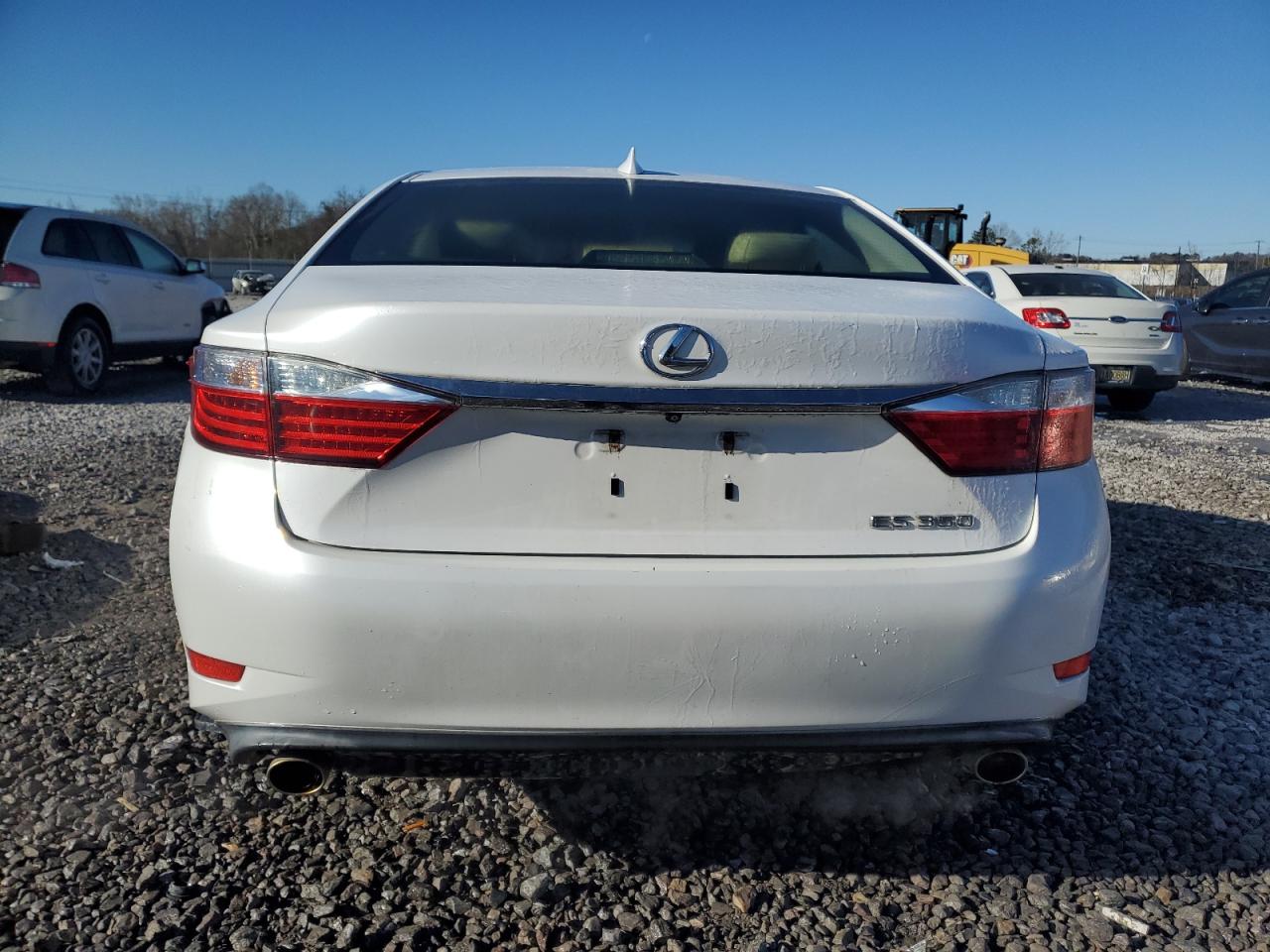 2015 Lexus ES - Image 6