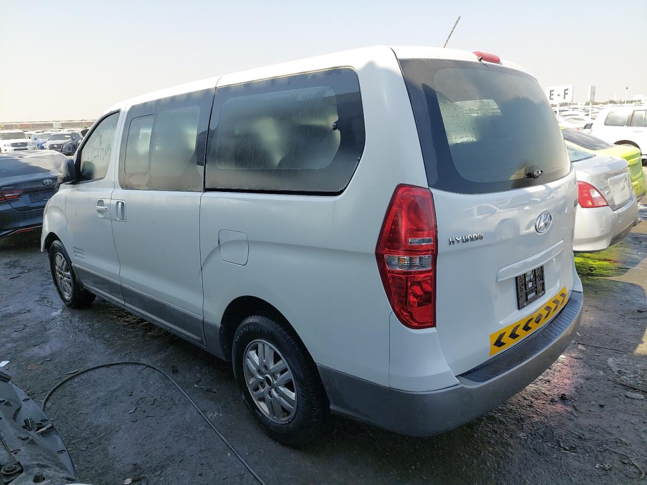 KMJWA37R5GU774027 - 2016 Hyundai H1 - #42477905