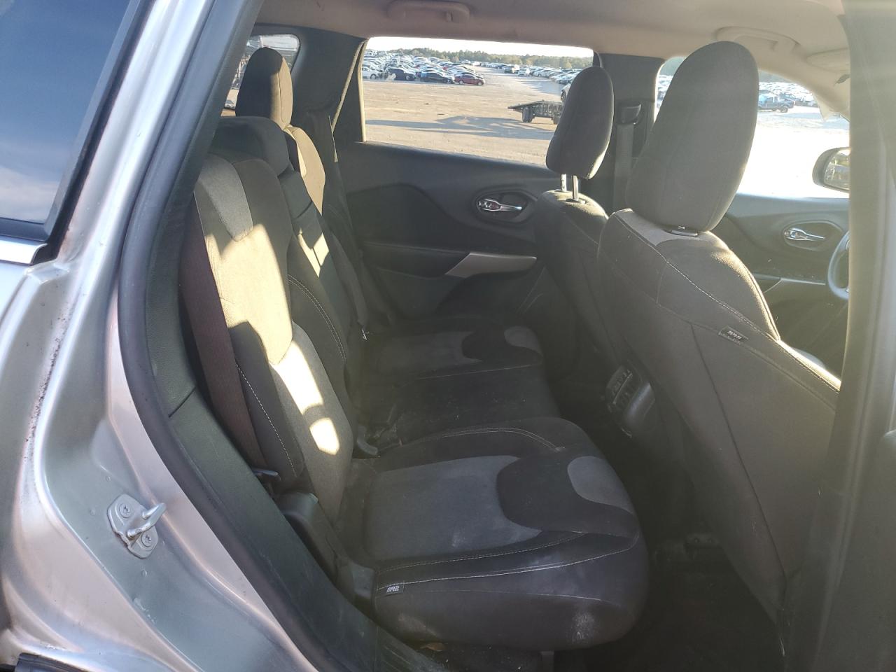 2018 Jeep Grand Cherokee - Image 11