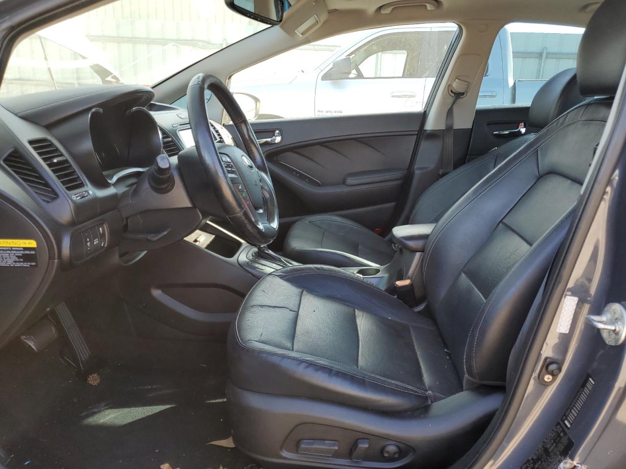 2016 Kia Forte - Image 7
