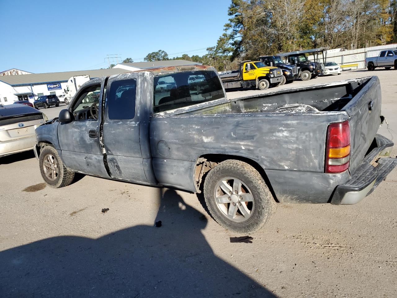 2001 GMC Sierra - Image 2